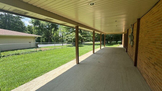 Building Photo - Available Aug 7th, 2026!