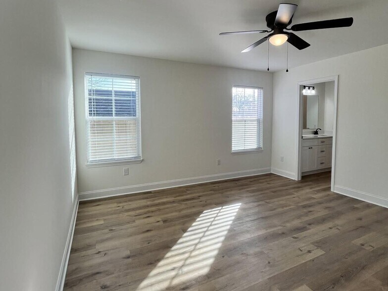 Building Photo - 119 Otis St