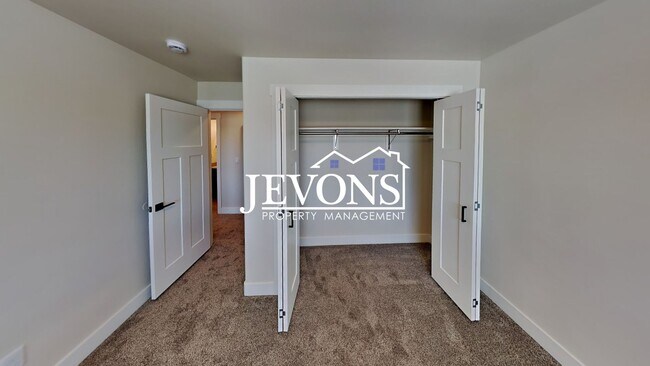 Building Photo - 413 S 97th Ave