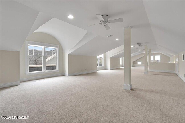 Building Photo - 410 1st Ave