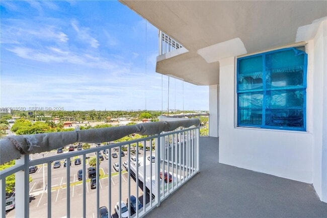 Building Photo - 18011 Biscayne Blvd