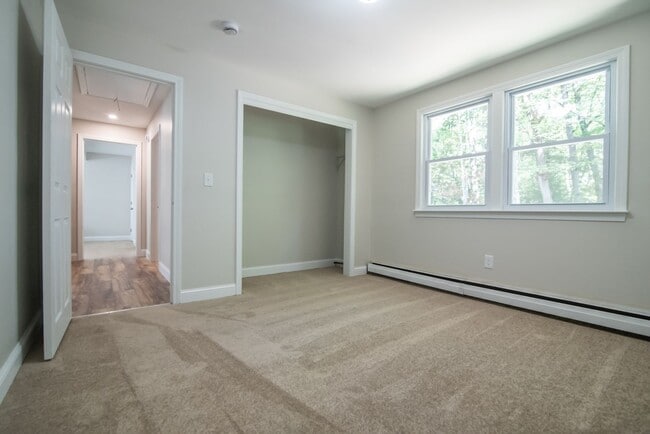 Building Photo - 11 Chatham St