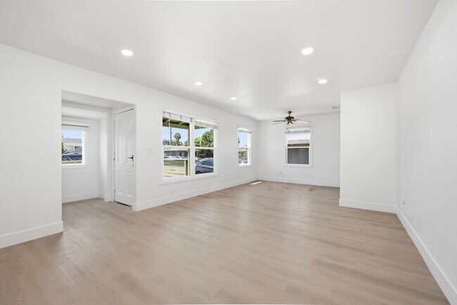 Building Photo - 6204 Mary Ln Dr