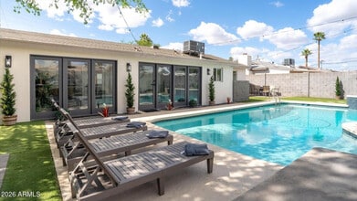 Building Photo - 423 N 73rd Pl