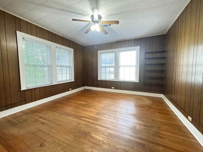 Building Photo - Spacious Home close to LA Tech