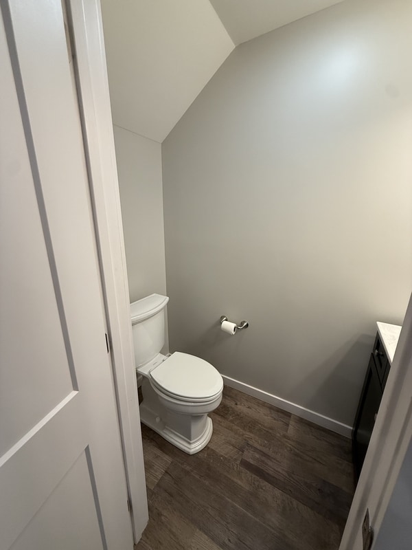 Building Photo - 408 Creekview Dr