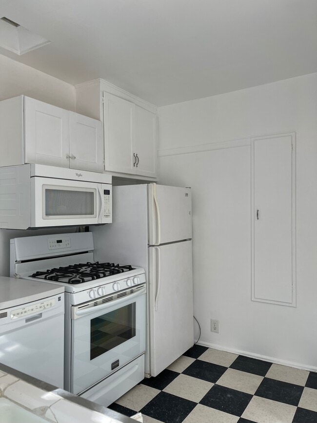 New Stove New Fridge New Microwave hood - 1827 18th St