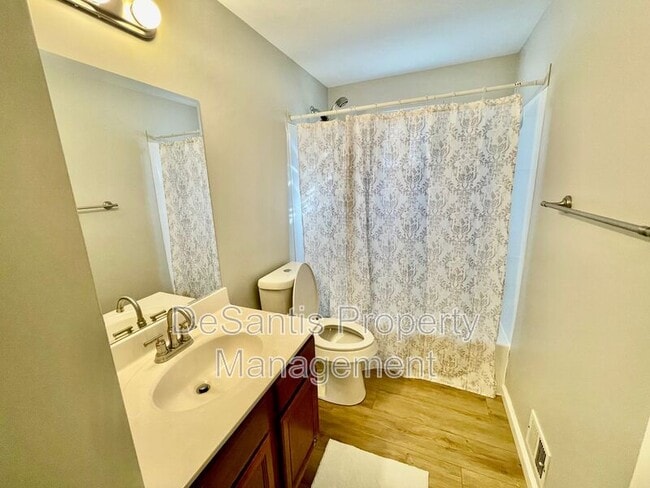 Building Photo - 3272 Ridge Rd Ext