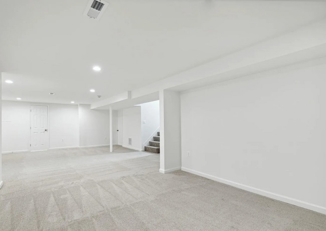 Building Photo - 5522 Lanham Way