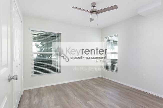 Building Photo - 454 21st St N