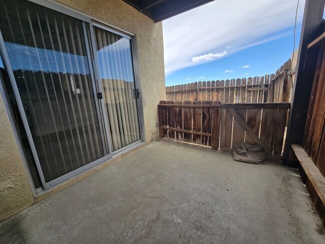 Building Photo - PLACE-1332 N El Prado St
