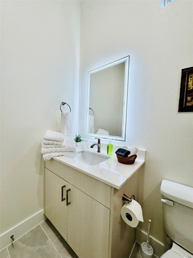 Building Photo - 225 Noras Ln