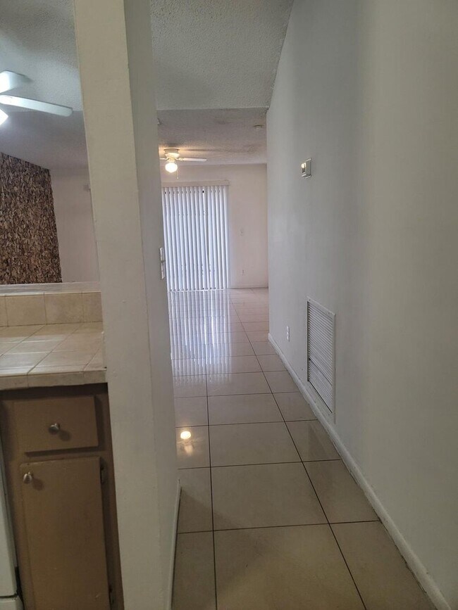 Building Photo - 4049 SW 68th Way