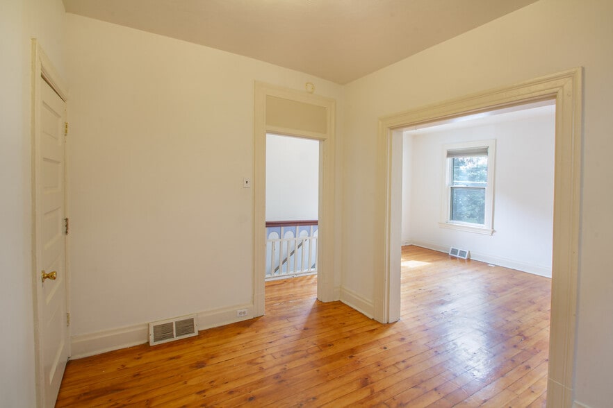 Building Photo - 426 Biddle Ave