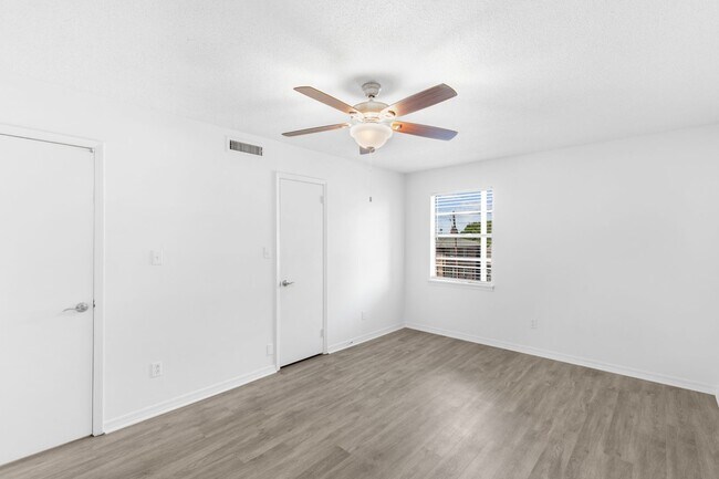 Interior Photo - Magnolia Court