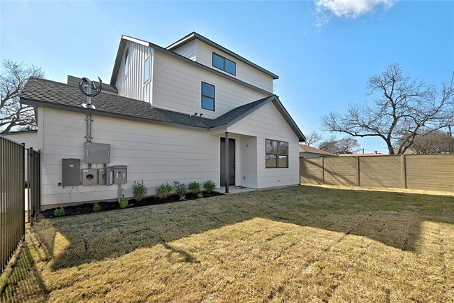 Building Photo - 8428 Hathaway Dr