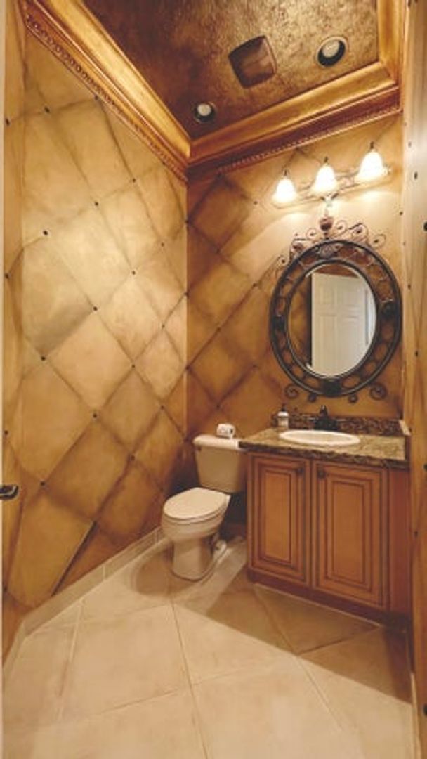 Building Photo - 9843 Vía Amati