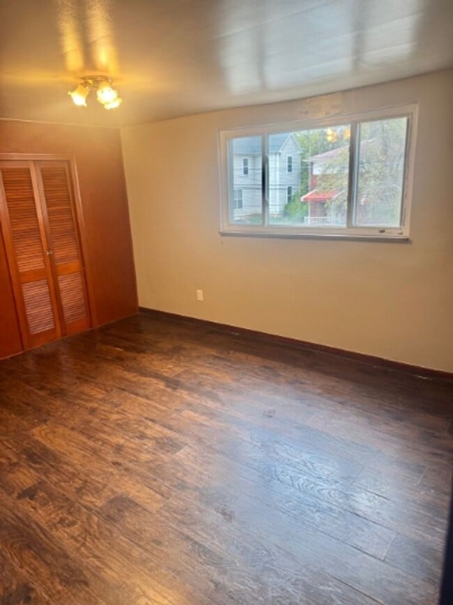 Building Photo - 350 Wylie Ave