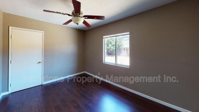 Building Photo - 5744 Mary Ln Dr