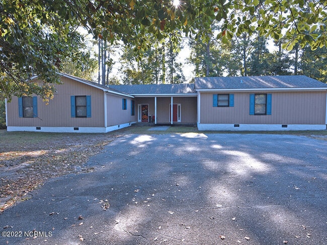 Building Photo - 180 Country Haven Dr