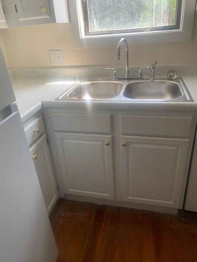 Building Photo - REMODELED NW RALEIGH TOWNHOME OFF LEESVILLE ROAD