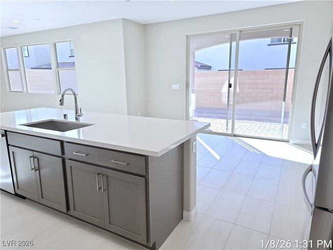 Building Photo - 299 Stradella Pl