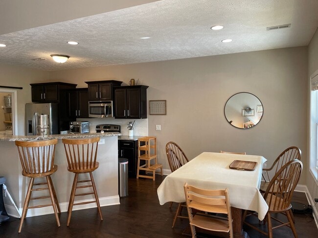 Building Photo - 987 Promenade Dr