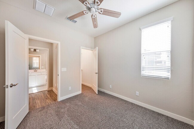 Building Photo - 2327 S Wycliff Cir