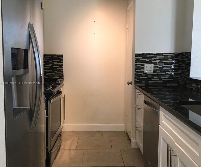 Building Photo - 2841 N Oakland Forest Dr