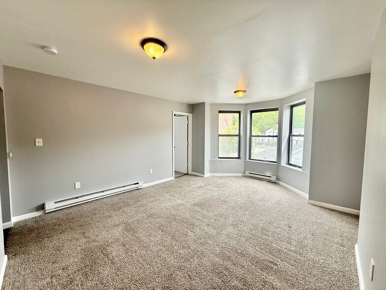 Building Photo - 429 3rd St