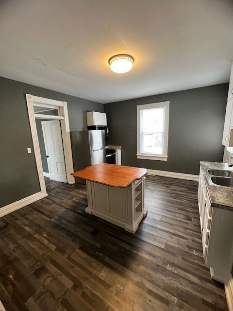 Building Photo - 226 E High St