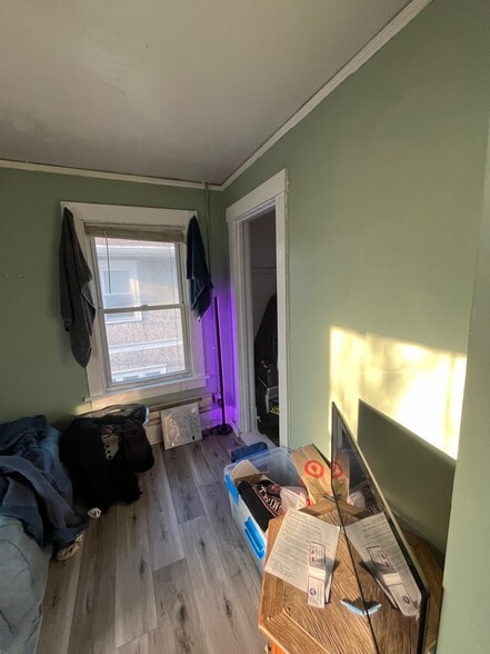 Building Photo - 528 N 5th St