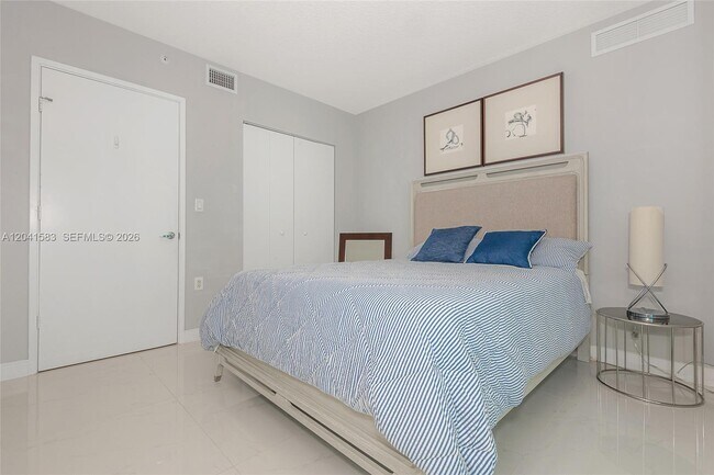 Building Photo - 200 Sunny Isles Blvd