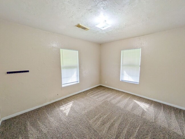 Building Photo - 3801 Stuart Ave