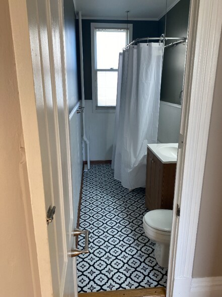 Building Photo - 3833 11th Ave S