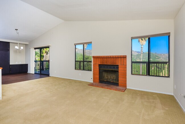 Building Photo - Remodeled Home in Cimarron with Amazing Vi...
