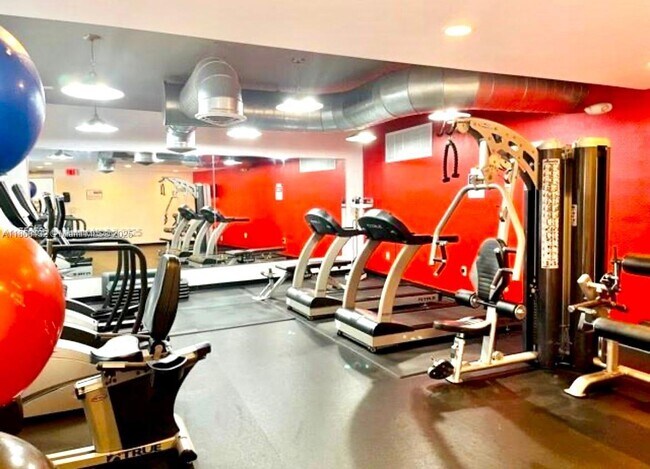 Building Photo - 401 Golden Isles Dr