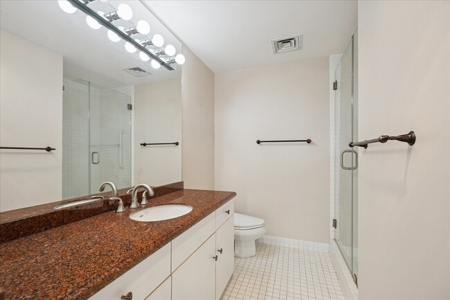 Building Photo - 5000 Montrose Blvd