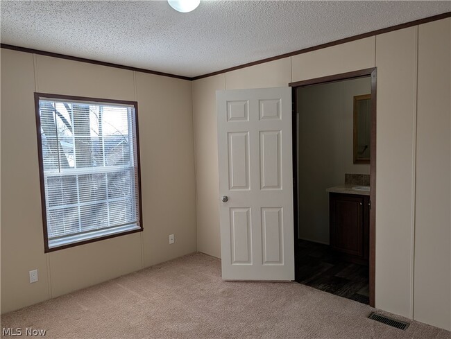 Building Photo - 230 Cedar Brook Dr