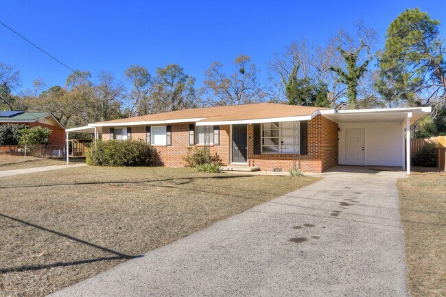 Building Photo - 4 Bedroom 1.5 Bathroom Home in Augusta