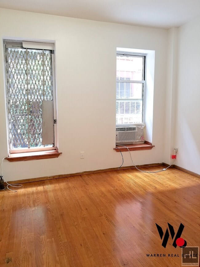 Primary Photo - EAST 7 STREET