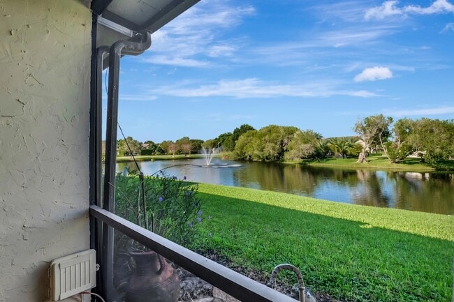 Building Photo - 10321 Hidden Springs Ct