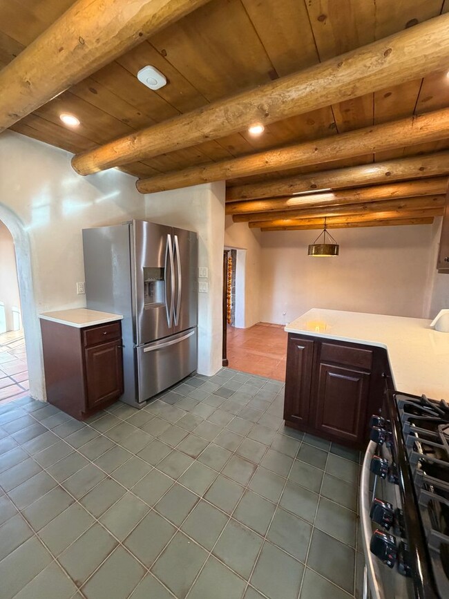 Building Photo - 152 Lorenzo Rd