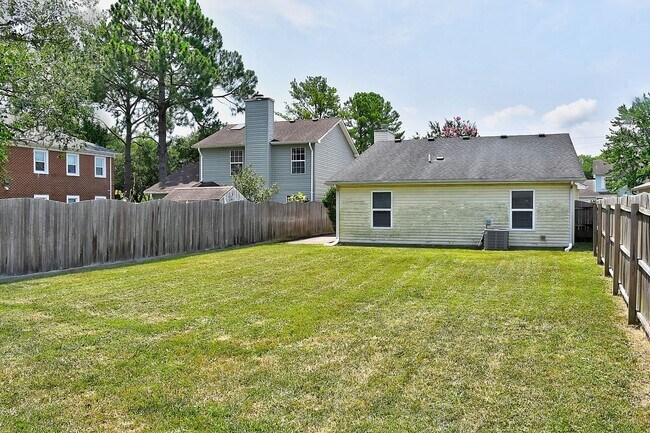 Building Photo - HOUSE FOR RENT