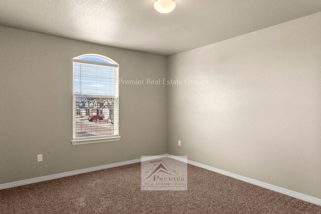 Building Photo - 6105 Fiddle Wy