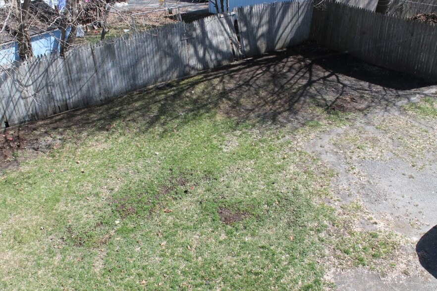 Building Photo - 20 Bellevue St