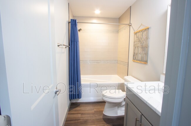 Building Photo - 501 Delaware Ave