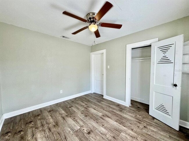 Building Photo - 1601 E Maple Ave