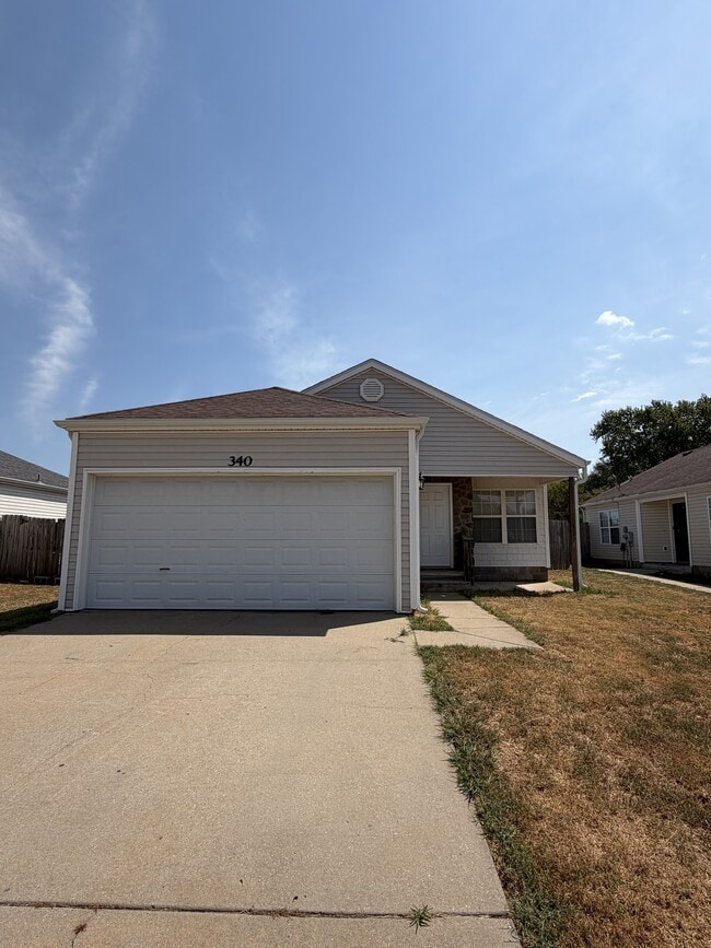 Building Photo - 340 Grant Springs Dr