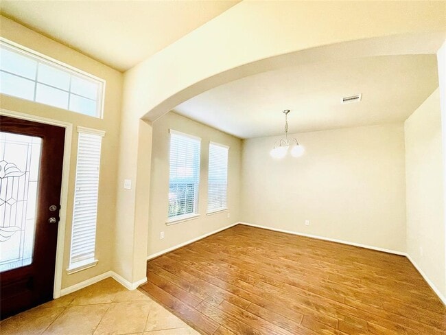 Building Photo - 24814 Colonial Maple Dr